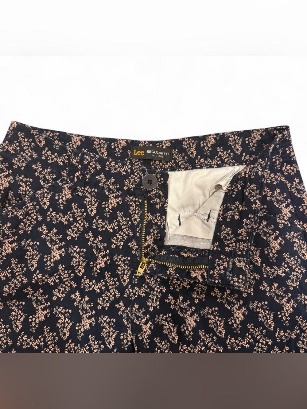 Lee Navy Shorts with Light Pink Floral Pattern - Picture 6 of 8
